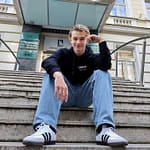 Tom Sean s&nbsp;hypnotickou taneční písní Dopamine Overdose bojuje o&nbsp;účast v&nbsp;soutěži Eurovision Song Contest 2024
