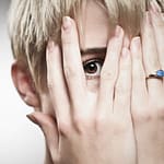 Tohle prožívá dítě a&nbsp;dospělý s&nbsp;depresí. Film Tmání příběh vypráví pomocí virtuální reality