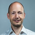 Johnson obhájil post předsedy americké sněmovny, dva republikáni změnili své hlasy