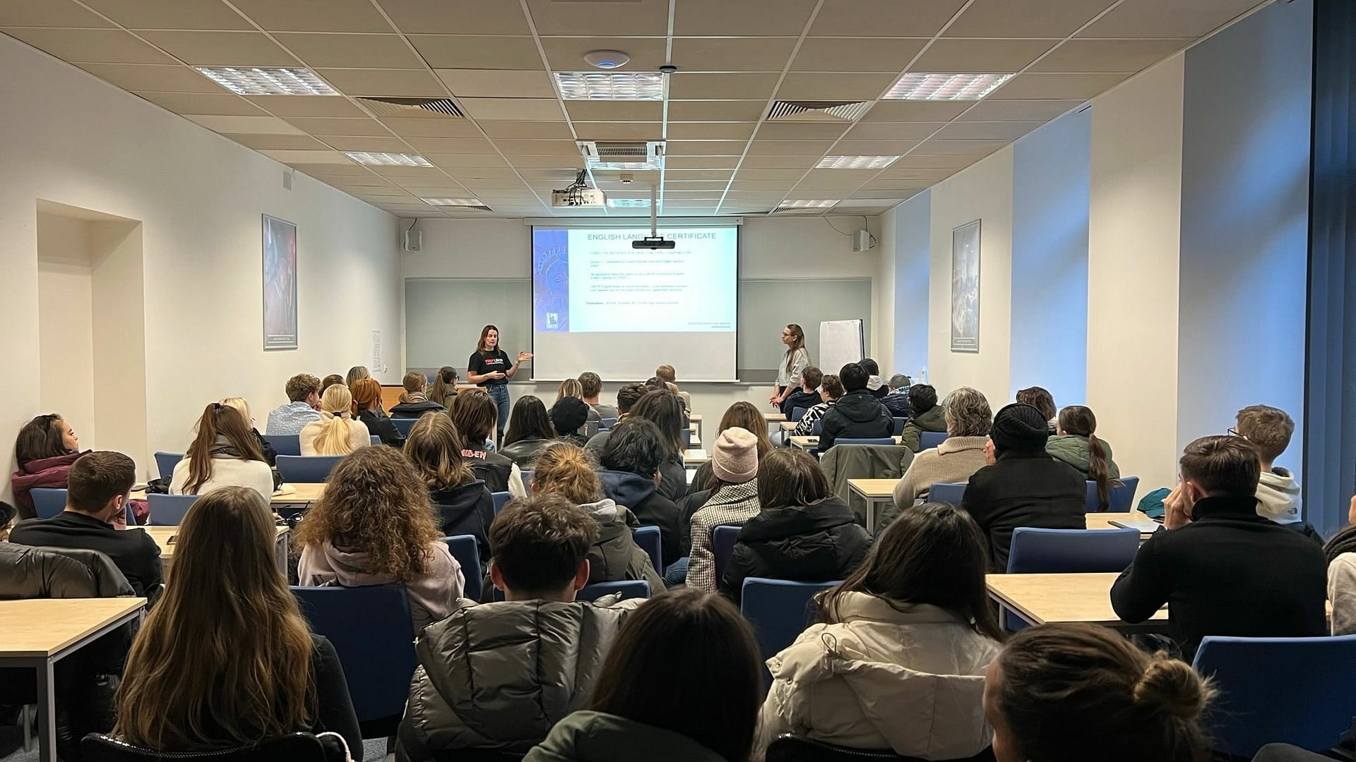 Dny otevřených dveří UNYP – informační prezentace pro uchazeče o studium v učebně na kampusu v Praze.